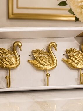 Gold Swan Wall Hooks - Elegant Home Wall Decor